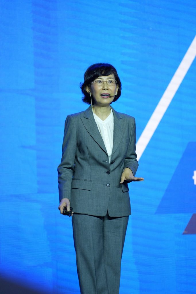 Nguyễn huỳnh thu trúc- 1 phụ nữ khí chất- khách hàng của Hồng Nhung Lapari